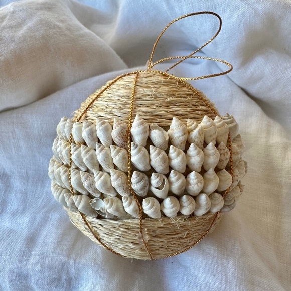2ct Round Straw and Seashell Ornaments - Picture 11 of 13